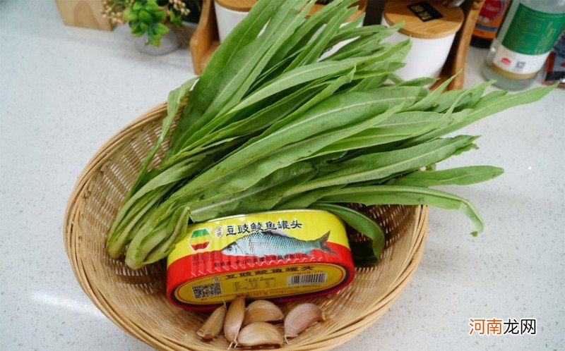 在家怎么做美食推荐 豆豉鲮鱼油麦菜的做法