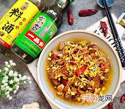 在家怎么做豆芽炒肉好吃 黄豆芽炒肉的做法步骤推荐