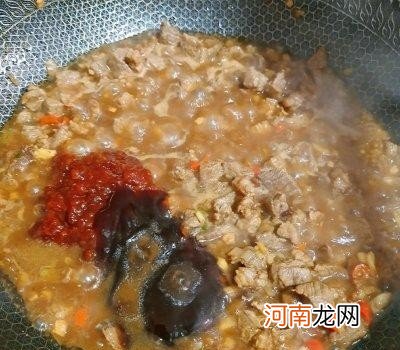 在家怎么自己做牛肉酱 香辣牛肉酱的做法大全