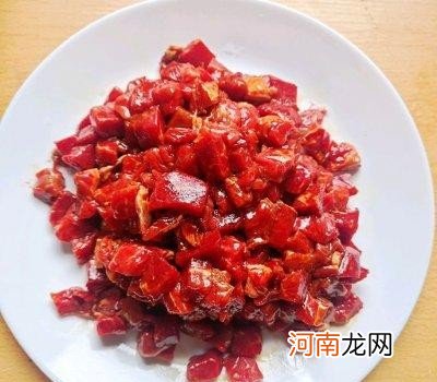 在家怎么自己做牛肉酱 香辣牛肉酱的做法大全