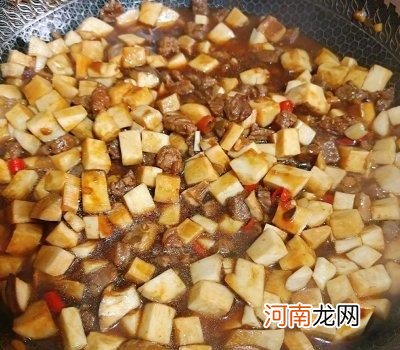 在家怎么自己做牛肉酱 香辣牛肉酱的做法大全