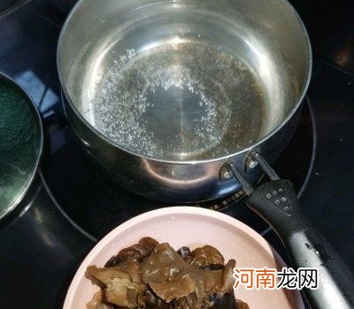 在家怎么做出嫩滑好吃的鱼片汤 鱼片汤的做法简单步骤讲解