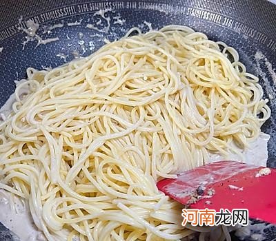 在家怎么做奶油蘑菇意面 奶油蘑菇意面做法步骤讲解