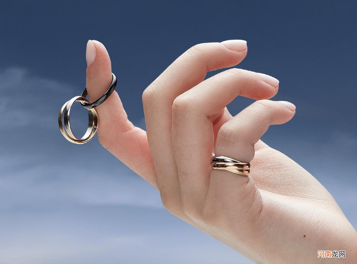 不同戒指戴法的意义 小拇指戴戒指是什么意思
