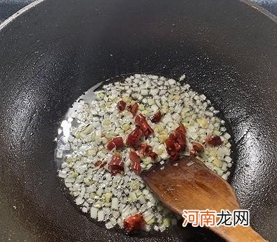 在家怎么做酸豆角炒肉末好吃 酸豆角炒肉末的做法推荐