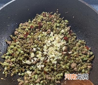 在家怎么做酸豆角炒肉末好吃 酸豆角炒肉末的做法推荐