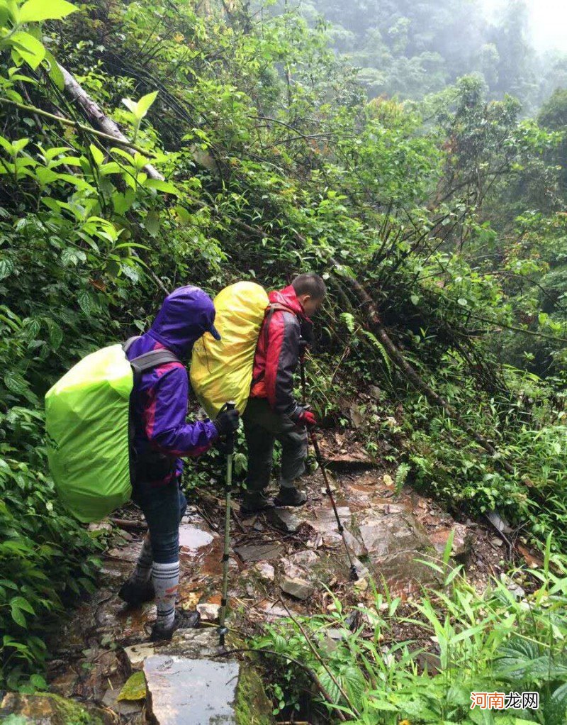 徒步旅行要准备什么装备 徒步旅行装备清单介绍