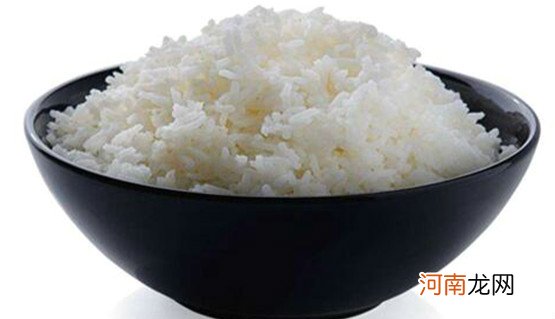 两个人吃饭放多少米 没有固定答案根据实际饭量决定