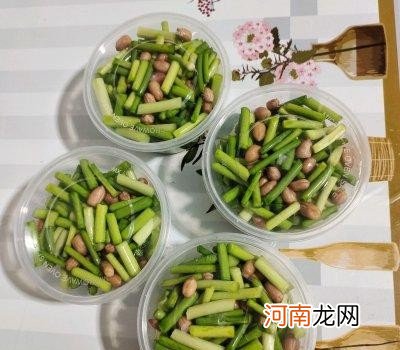 在家怎么自己腌蒜苔好吃 蒜苔的腌制方法步骤