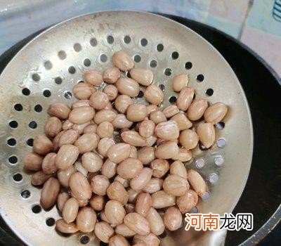 在家怎么自己腌蒜苔好吃 蒜苔的腌制方法步骤