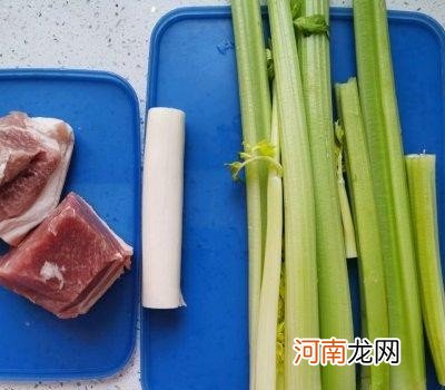 在家怎么做芹菜猪肉馅儿饺子 芹菜肉的饺子馅怎么调好吃
