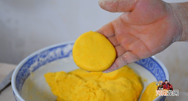 在家怎么做南瓜饼好吃 南瓜饼的制作方法步骤