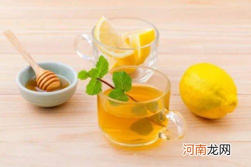 蜂蜜加绿茶毒死人 蜂蜜和绿茶可以一起喝不会中毒