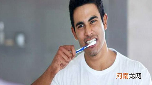 牙结石 十几年不刷牙还有救吗 不刷牙的害处有哪些