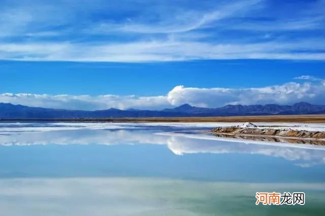 中国最美的天然盐湖：察尔汗盐湖面积5856平方公里