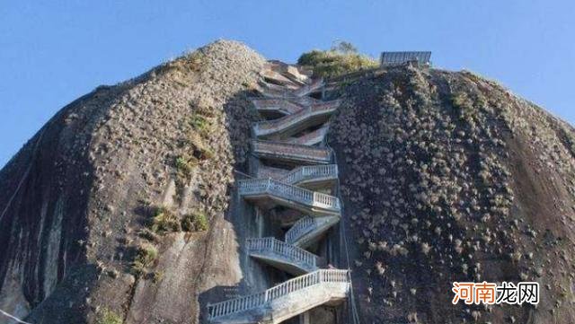 世界上最为陡峭的房子，要爬600多步台阶才能到达