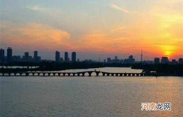 苏州十大适合中秋出行景点：金鸡湖名列榜首！