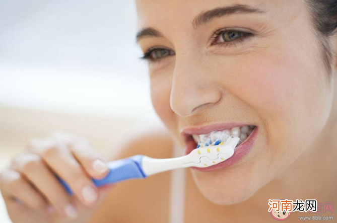 刷牙|刷牙要刷舌头吗 刷牙小建议