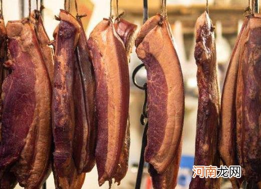 腊肉上的霉菌能煮死吗？腊肉发霉是什么样子的图片