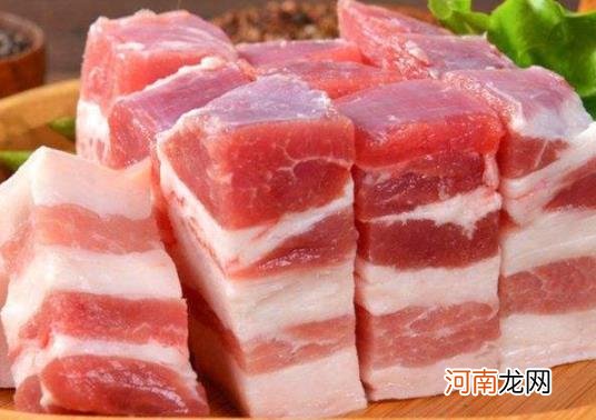 做红烧肉要用水先泡一下肉吗？做红烧肉一定要炒糖色吗