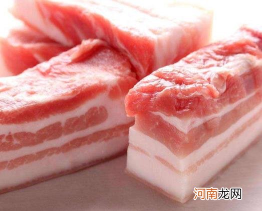 做红烧肉要用水先泡一下肉吗？做红烧肉一定要炒糖色吗