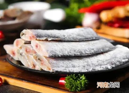 什么品种的带鱼好吃？新鲜带鱼身上的银色可以吃吗