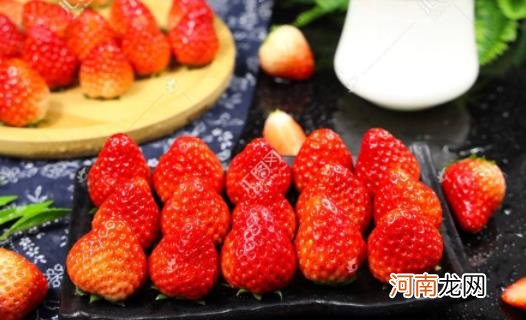 吃草莓可以改善便秘吗 吃草莓会拉红色大便吗