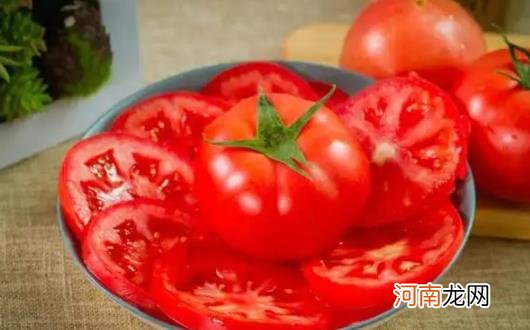 每天一个西红柿真的可以美白吗 每天晚上生吃西红柿好吗