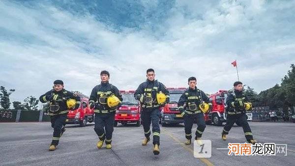 2022普通消防员工资多少钱一个月 消防员家属有什么待遇