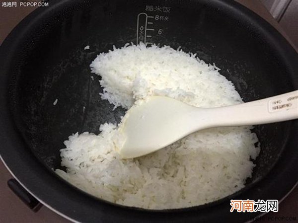 电饭煲柴火饭什么意思 使用该功能可以做出香喷喷的柴火饭