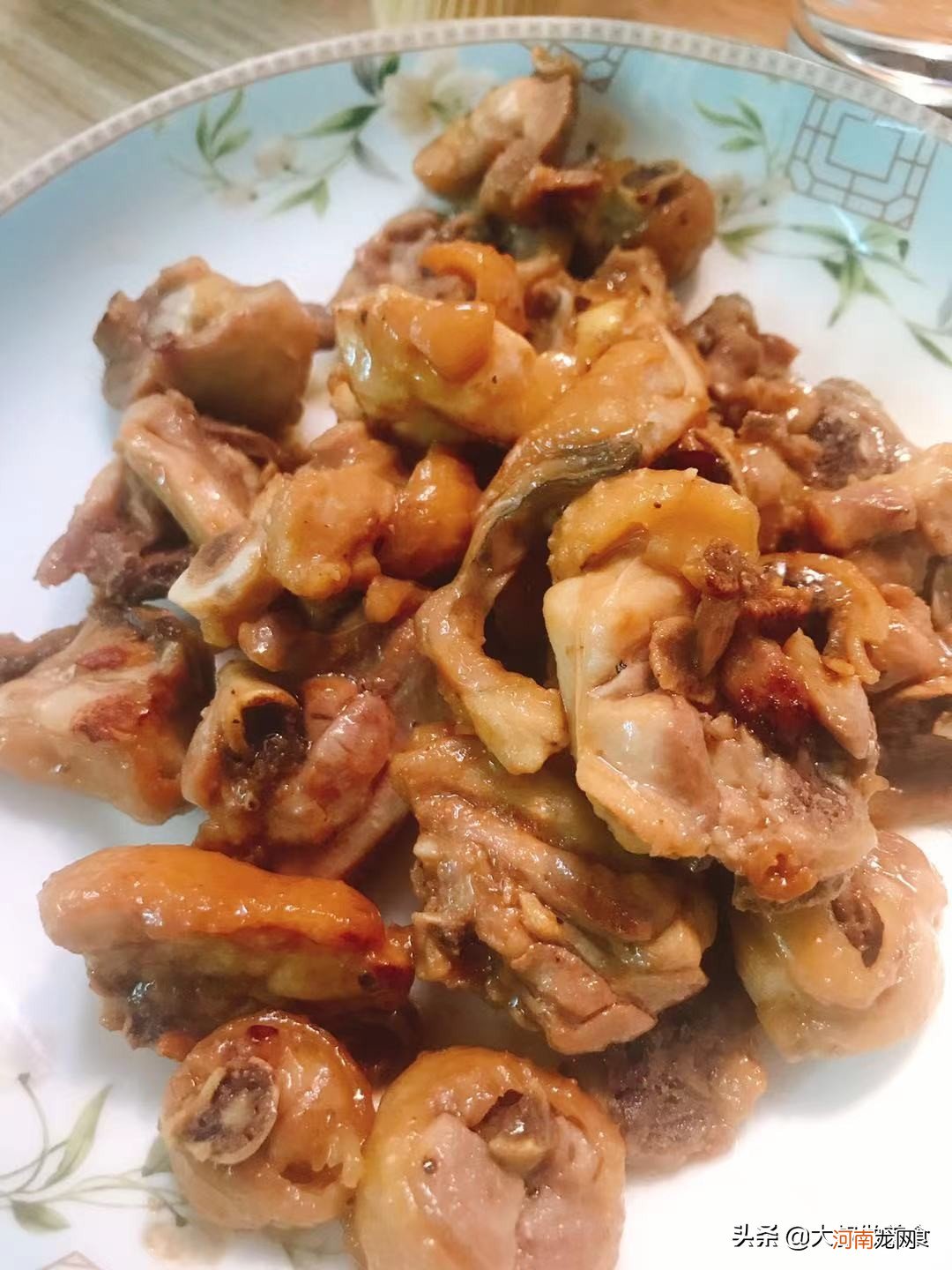广东沙姜焗鸡的2种家常做法 沙姜鸡的做法窍门