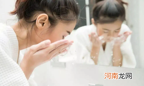 洗脸超过3分钟属于过度清洁吗