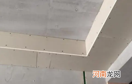 吊顶是木工做吗