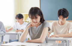 2022上海高考延期一个月是真的吗
