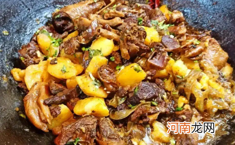 铁锅炖大鹅是哪里的特色菜