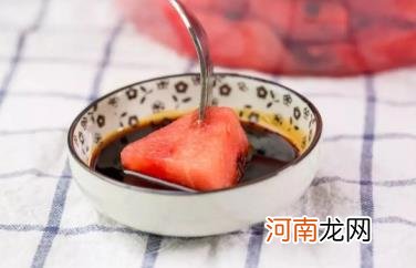 西瓜为什么沾酱油