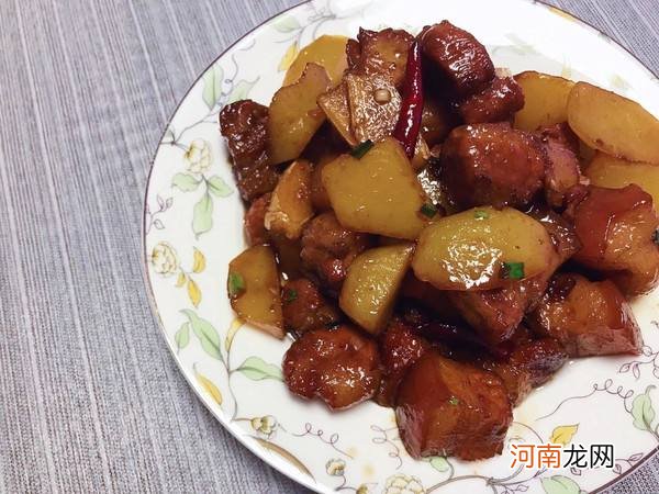 红烧肉土豆怎么做,红烧肉土豆怎么做才好吃