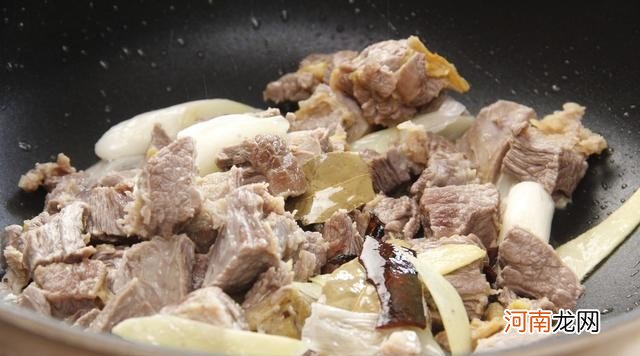 在家怎么做美味的咖喱 咖喱牛肉土豆的做法步骤