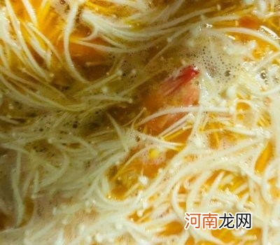 简单易学的蔬菜汤做法分享 金针菇怎么做汤好喝