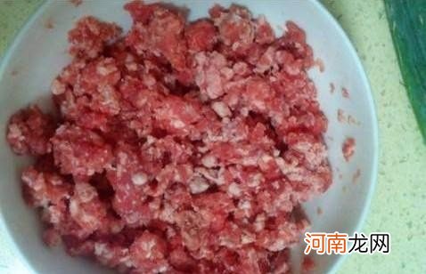 家常牛肉饺子的做法介绍 牛肉饺子馅配什么蔬菜