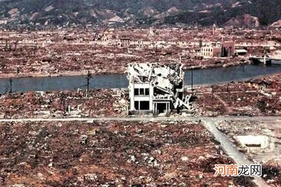 美国在日本第一颗原子弹爆炸是哪年 世界上第一颗原子弹爆炸成功时间