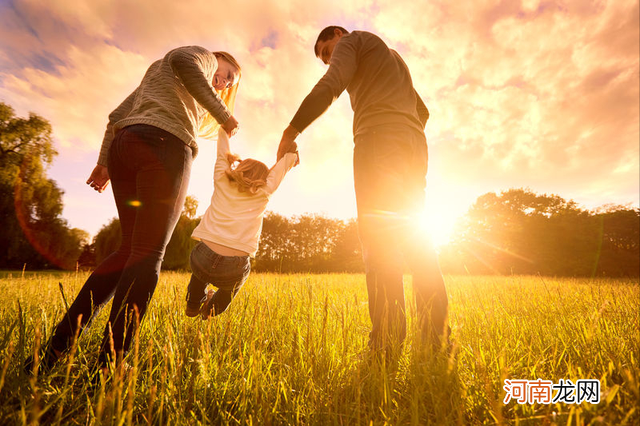 孩子在幼儿园总抢别人的玩具，怎么说都不改？最好的教育在第一次