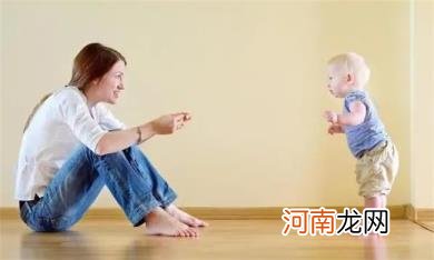 一岁的婴儿应该会哪些动作