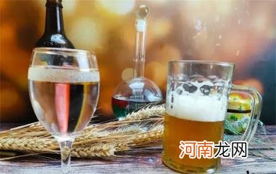 为什么啤酒可以喝很多瓶，而白酒不可以