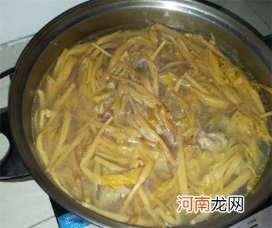 为什么黄花菜吃不对或会引起中毒