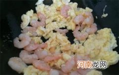 虾仁炒鸡蛋的美味做法