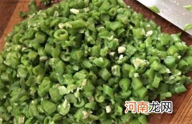 豆角包饺子要先用开水焯一下吗