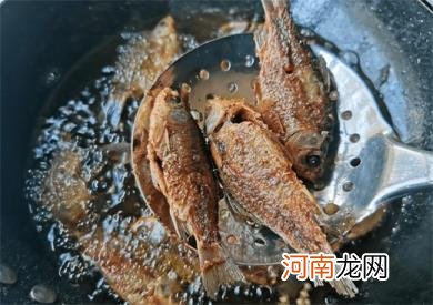 美味的香酥鲫鱼怎么做